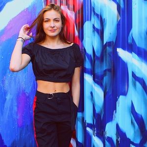 Meet your Posher, Emily